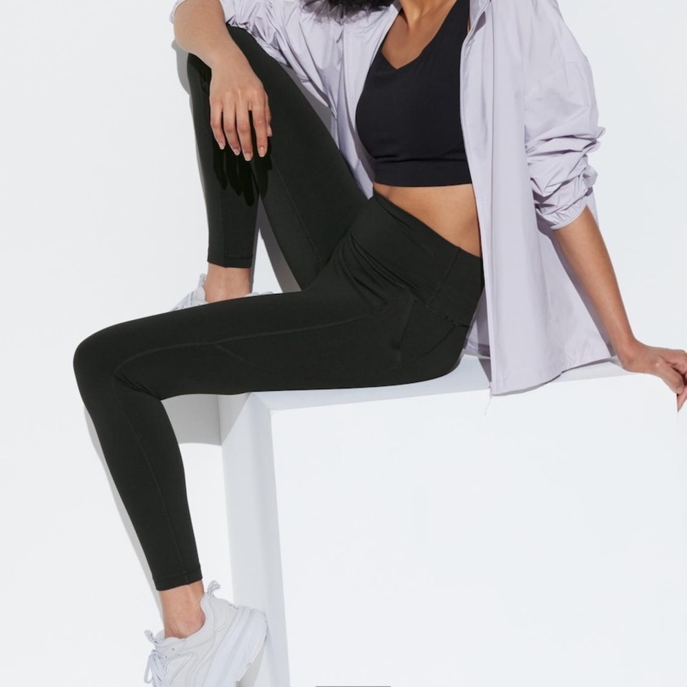 UNIQLO AIRISM UV PROTECTION POCKETED SOFT LEGGINGS / Size S